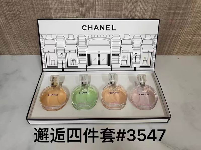 Chanel 4pcs 114